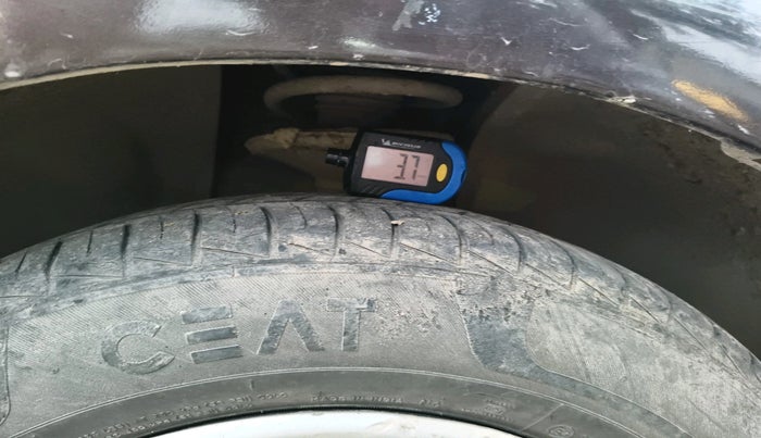 2011 Mahindra Verito 1.5 D4 BS III, Diesel, Manual, 64,047 km, tyre