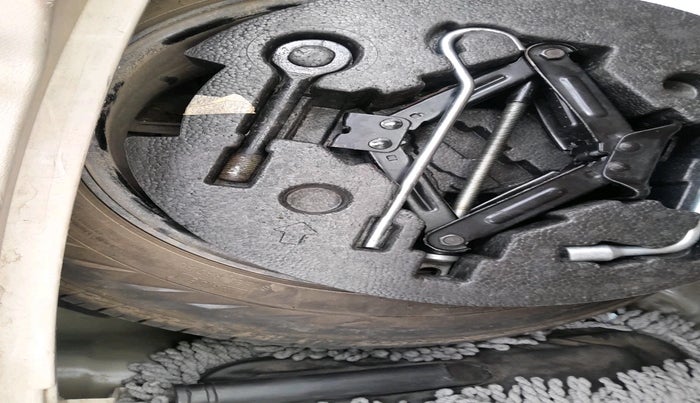 2019 Mahindra XUV300 W4 1.5 DIESEL, Diesel, Manual, 53,350 km, tyre