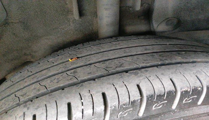 2015 Nissan Terrano XV D THP 110 PS, Diesel, Manual, 1,54,696 km, tyre