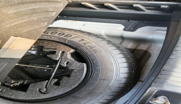 2016 Hyundai Creta SX PLUS AT 1.6 DIESEL, Diesel, Automatic, 86,705 km, tyre