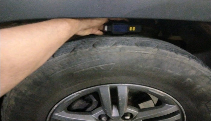 2019 Mahindra TUV300 T10, Diesel, Manual, 73,290 km, tyre