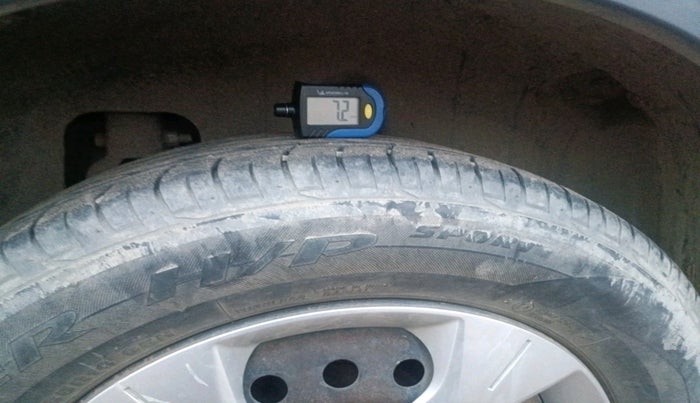 2022 Mahindra XUV300 W6 1.2 PETROL, Petrol, Manual, 24,269 km, tyre