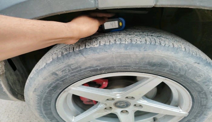 2022 Maruti BREZZA LXI SMART HYBRID, Petrol, Manual, 1,07,075 km, tyre