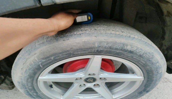 2022 Maruti BREZZA LXI SMART HYBRID, Petrol, Manual, 1,07,075 km, tyre