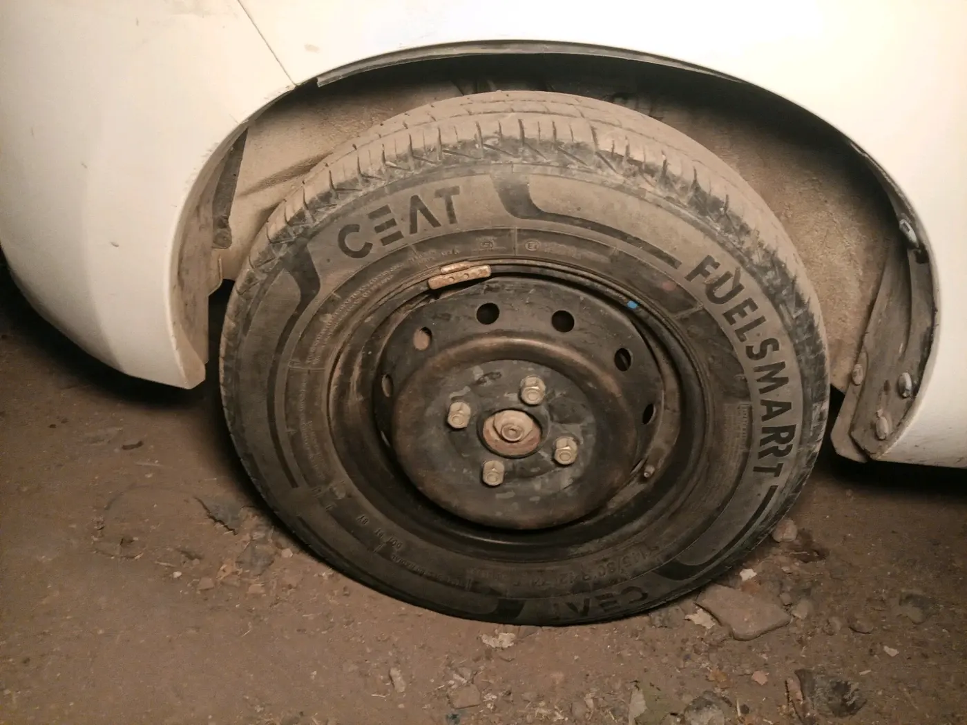 2021 Maruti Alto VXI, Petrol, Manual, 13,157 km, tyre