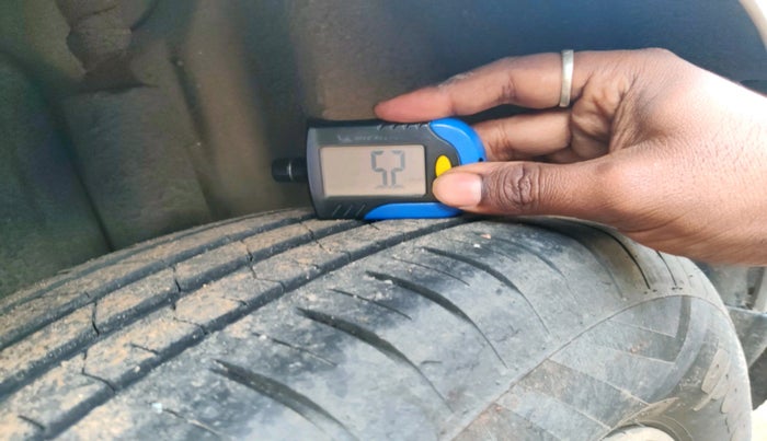 2013 Skoda Rapid AMBITION 1.6 TDI CR MT, Diesel, Manual, 1,08,810 km, tyre