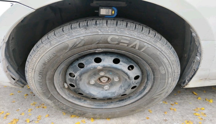 2015 Maruti Swift VXI, Petrol, Manual, 65,193 km, tyre