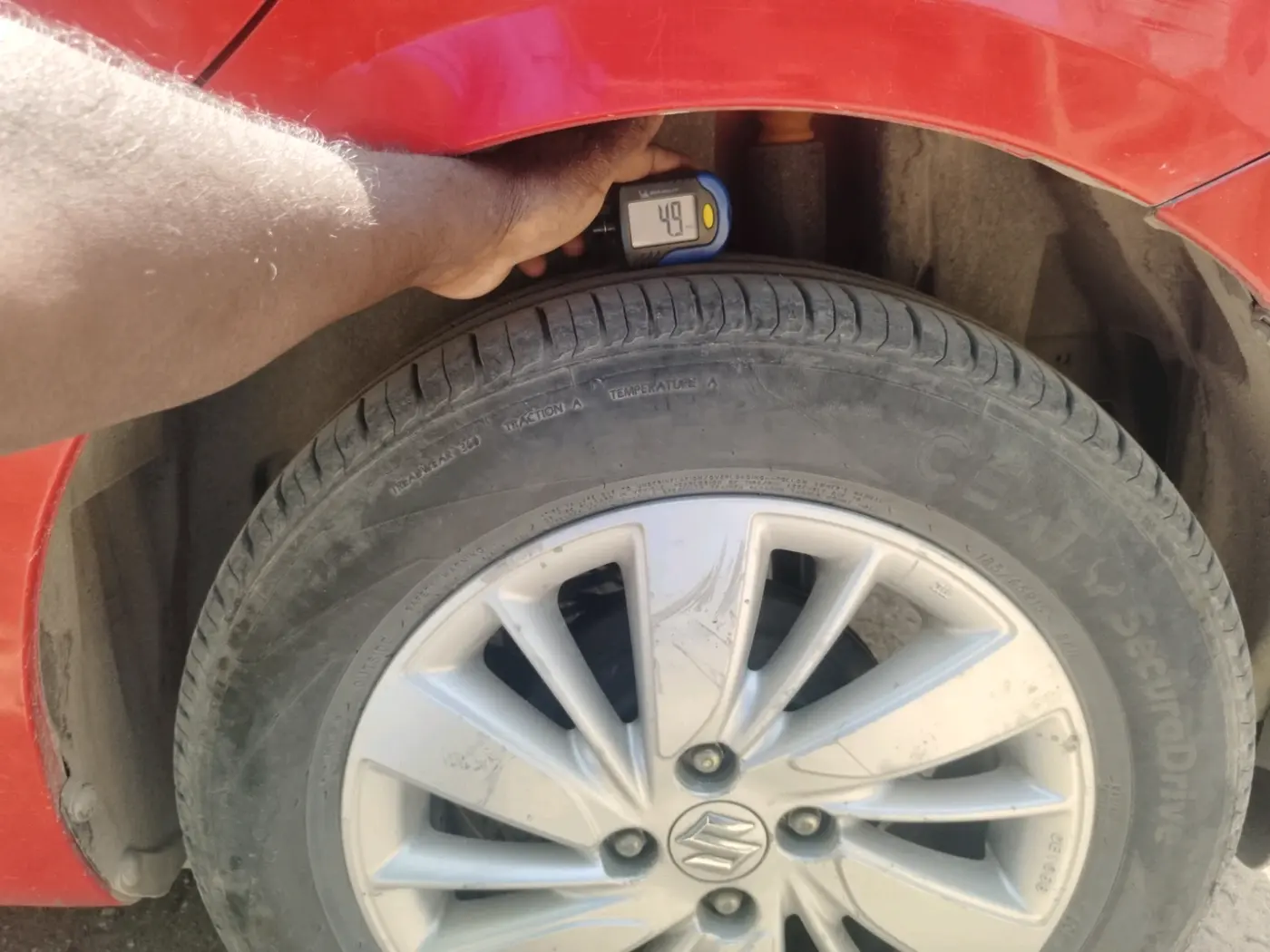 2014 Maruti Swift ZDI, Diesel, Manual, 1,23,613 km, tyre