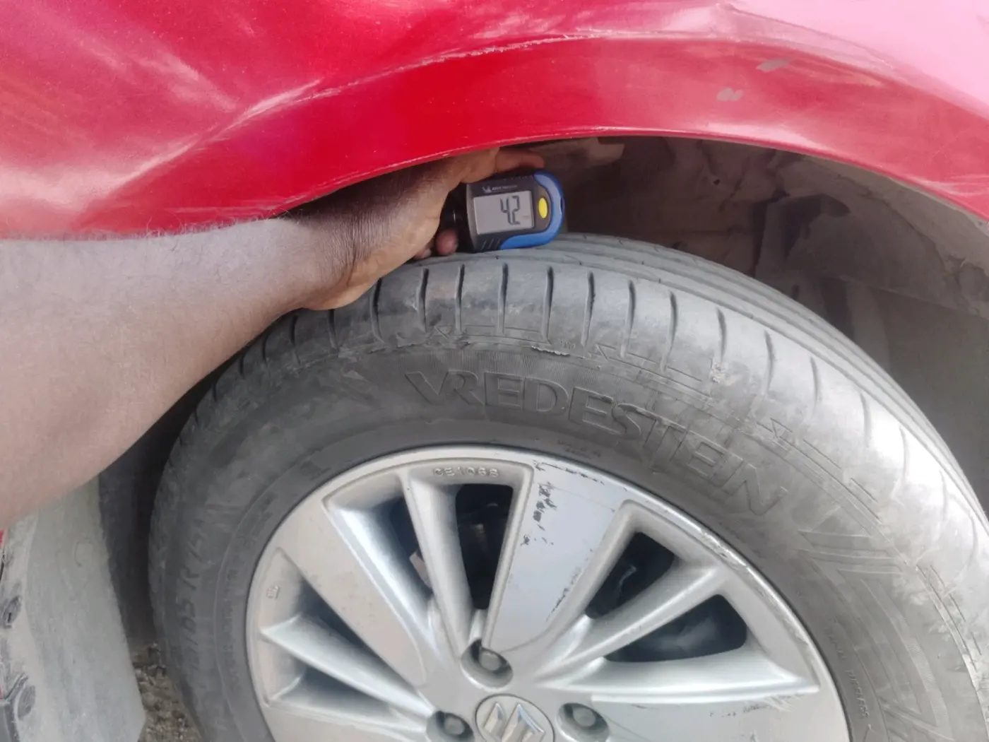 2014 Maruti Swift ZDI, Diesel, Manual, 1,23,613 km, tyre