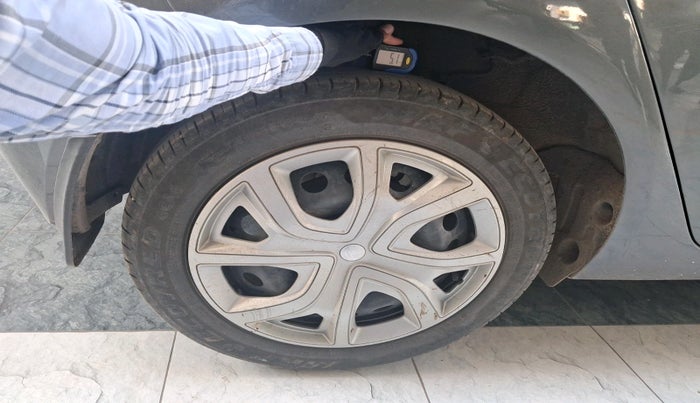 2024 Tata ALTROZ XM PLUS CNG, CNG, Manual, 66,259 km, tyre