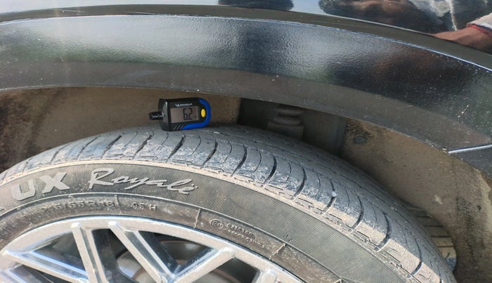 2022 Hyundai ALCAZAR PRESTIGE(O) 1.5 AT 7STR, Diesel, Automatic, 77,356 km, tyre