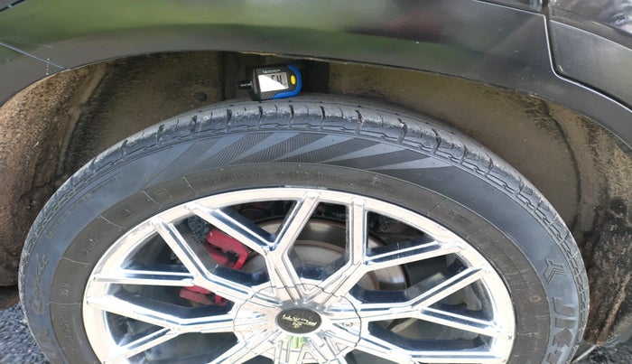 2022 Hyundai ALCAZAR PRESTIGE(O) 1.5 AT 7STR, Diesel, Automatic, 77,356 km, tyre