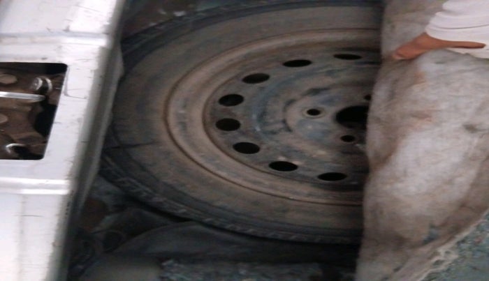 2015 Toyota Etios Liva GD, Diesel, Manual, 1,30,065 km, tyre