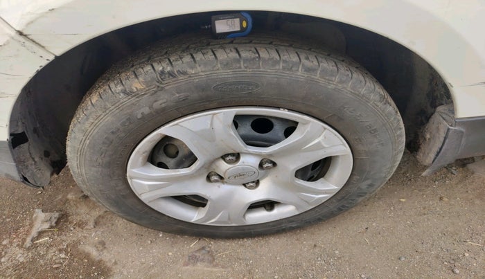 2015 Ford Ecosport TREND 1.5L DIESEL, Diesel, Manual, 1,11,154 km, tyre