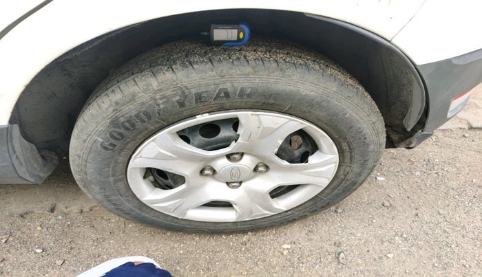 2015 Ford Ecosport TREND 1.5L DIESEL, Diesel, Manual, 1,11,154 km, tyre