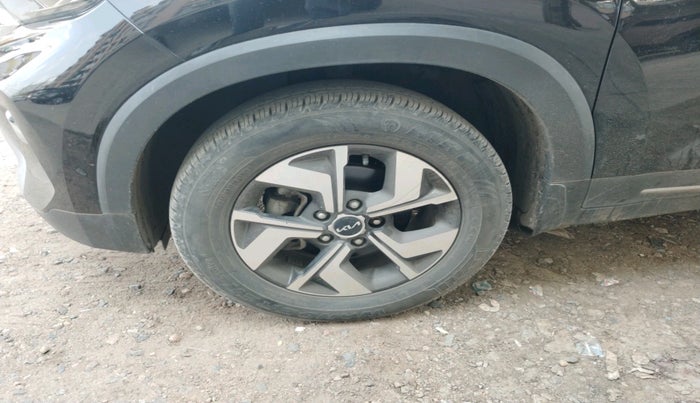 2022 KIA SONET HTX 1.5 AT, Diesel, Automatic, 32,134 km, tyre