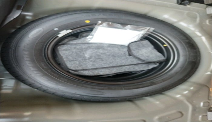 2022 KIA SONET HTX 1.5 AT, Diesel, Automatic, 32,134 km, tyre