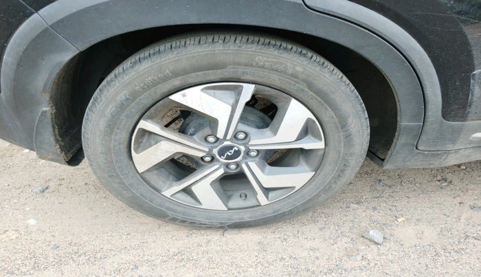 2022 KIA SONET HTX 1.5 AT, Diesel, Automatic, 32,134 km, tyre