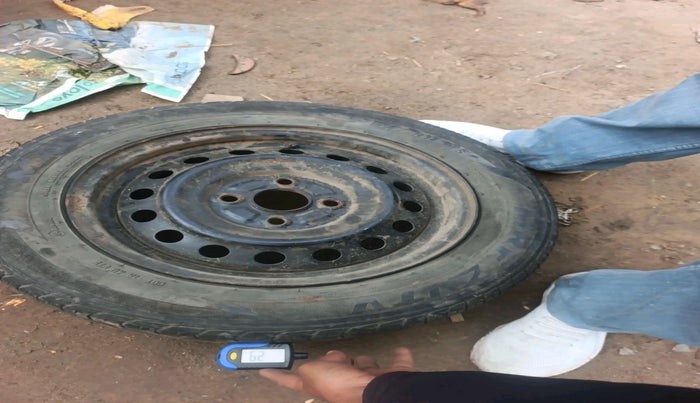 2014 Maruti Celerio VXI, CNG, Manual, 97,441 km, tyre