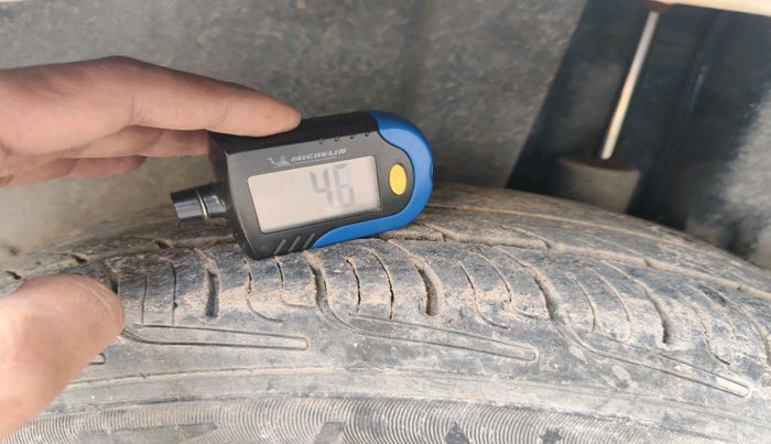 2013 Maruti Swift VXI, Petrol, Manual, 83,258 km, tyre