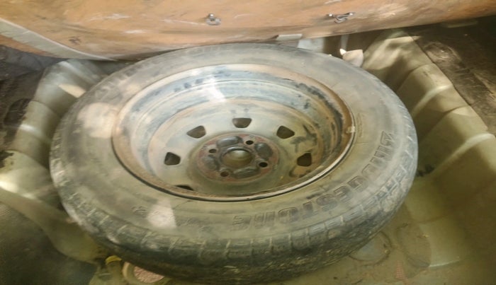 2006 Hyundai Accent CRDI, Diesel, Manual, 1,41,301 km, tyre