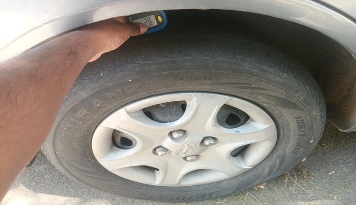 2006 Hyundai Accent CRDI, Diesel, Manual, 1,41,301 km, tyre