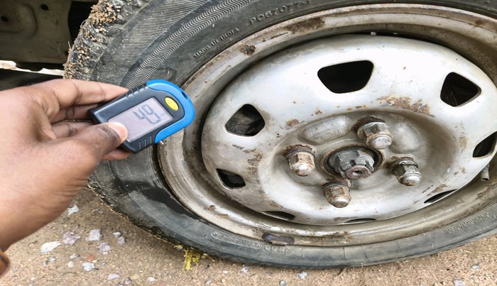 2013 Hyundai Santro Xing GL PLUS, CNG, Manual, 1,10,552 km, tyre