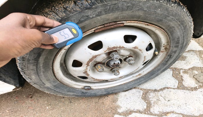 2013 Hyundai Santro Xing GL PLUS, CNG, Manual, 1,10,552 km, tyre