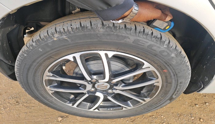 2024 Maruti Swift ZXI CNG, CNG, Manual, 25,000 km, tyre