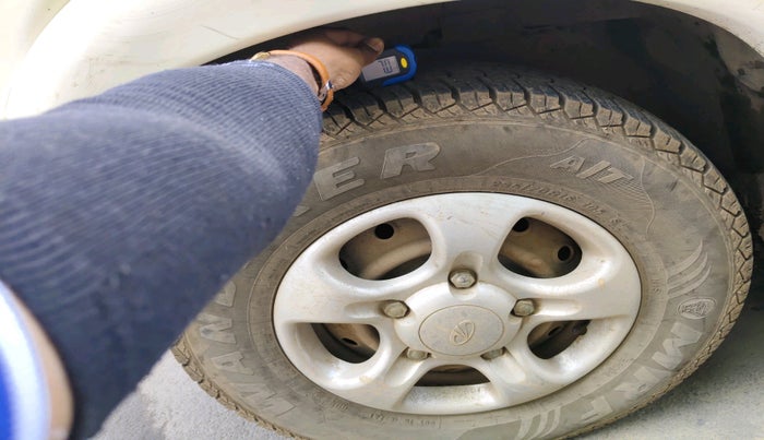 2007 Mahindra Scorpio 2.6 SLX CRDE, Diesel, Manual, 2,10,081 km, tyre