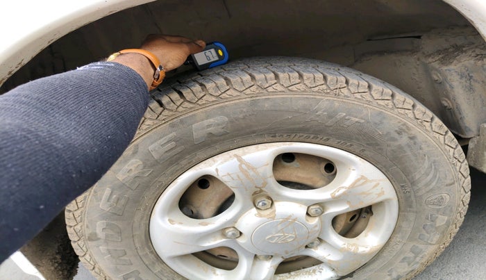 2007 Mahindra Scorpio 2.6 SLX CRDE, Diesel, Manual, 2,10,081 km, tyre