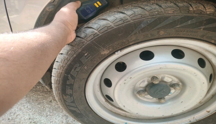 2017 Maruti IGNIS SIGMA 1.2, Petrol, Manual, 50,349 km, tyre