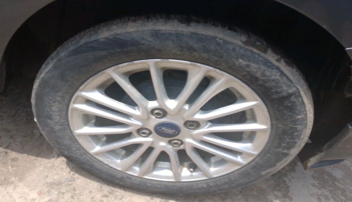 2018 Ford Figo Aspire TITANIUM 1.2 PETROL, Petrol, Manual, 93,074 km, tyre
