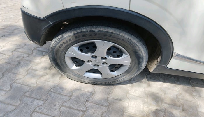 2021 Mahindra XUV300 W6 1.5 DIESEL AMT, Diesel, Automatic, 64,758 km, tyre