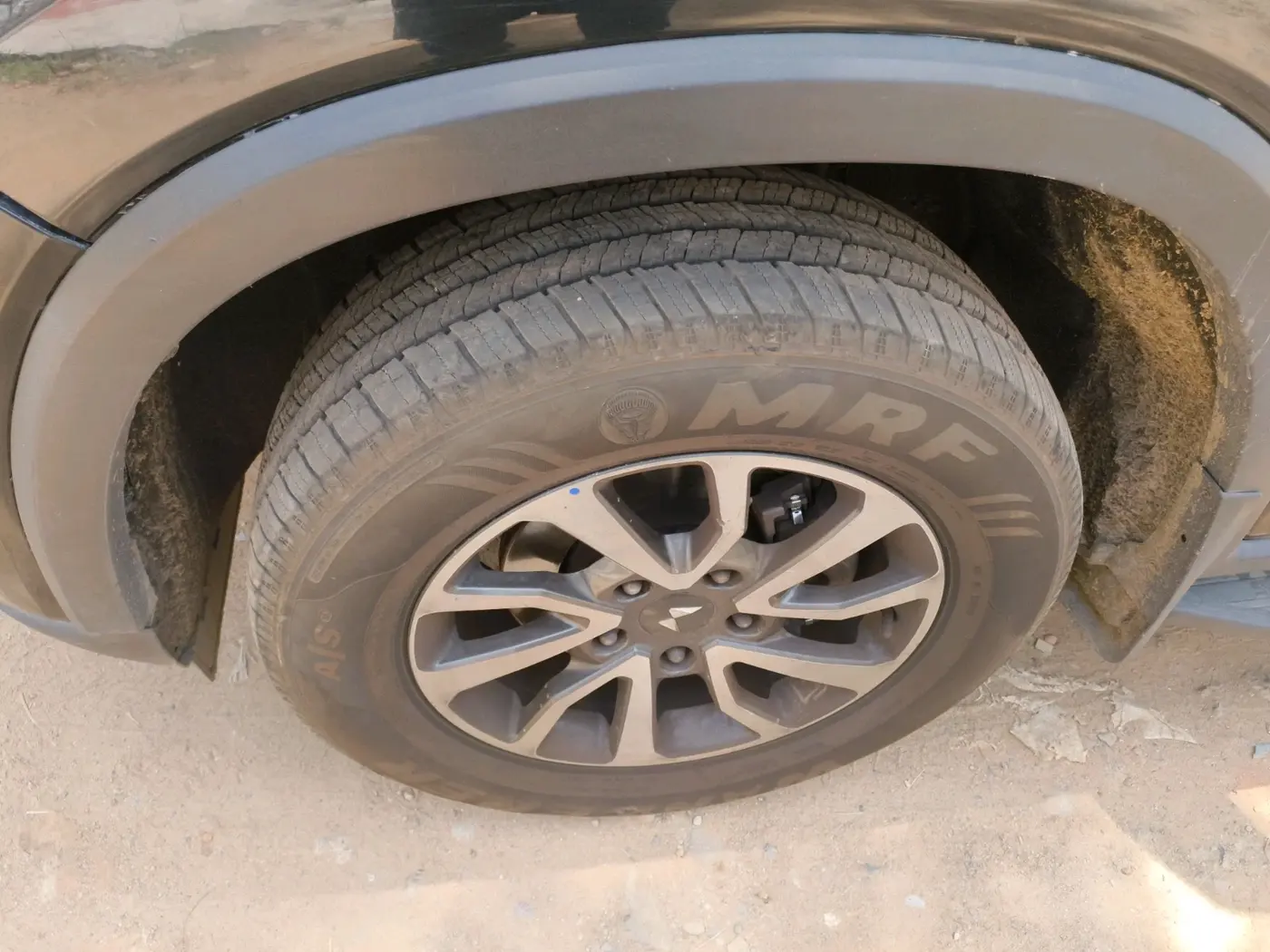 2023 Mahindra SCORPIO-N Z8 L DIESEL AT 4WD 7 STR, Diesel, Automatic, 1,42,168 km, tyre