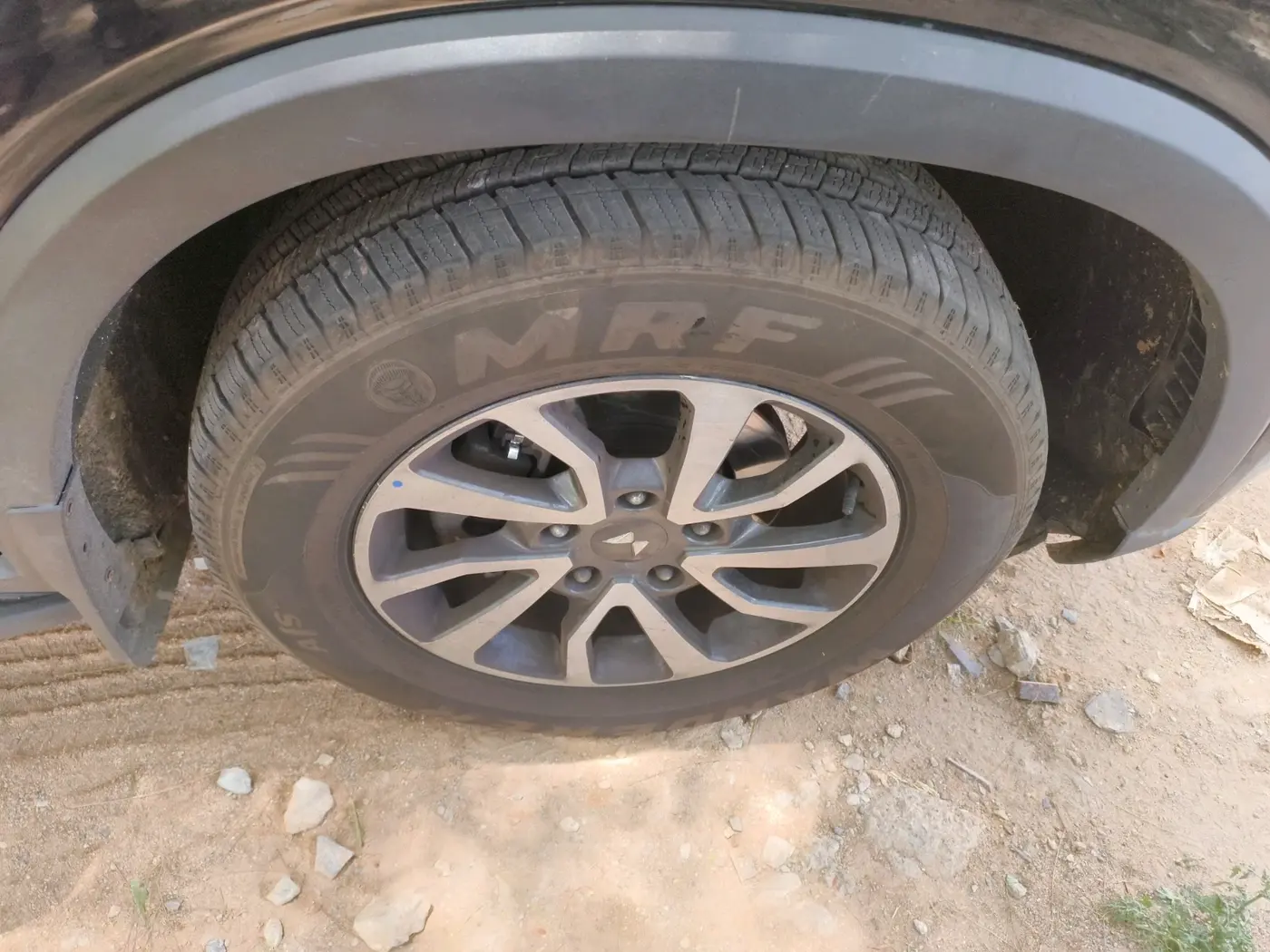 2023 Mahindra SCORPIO-N Z8 L DIESEL AT 4WD 7 STR, Diesel, Automatic, 1,42,168 km, tyre