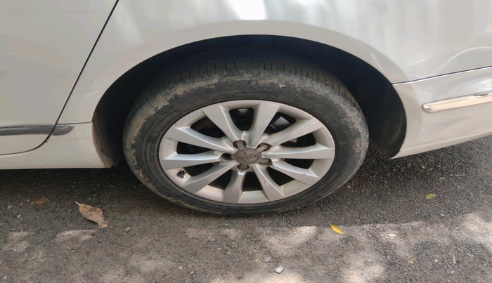 2012 Audi A6 2.0 TDI PREMIUM, Diesel, Automatic, 1,33,835 km, tyre