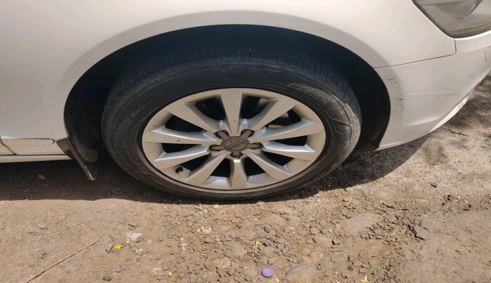 2012 Audi A6 2.0 TDI PREMIUM, Diesel, Automatic, 1,33,835 km, tyre