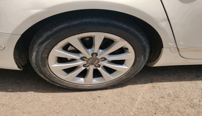 2012 Audi A6 2.0 TDI PREMIUM, Diesel, Automatic, 1,33,835 km, tyre