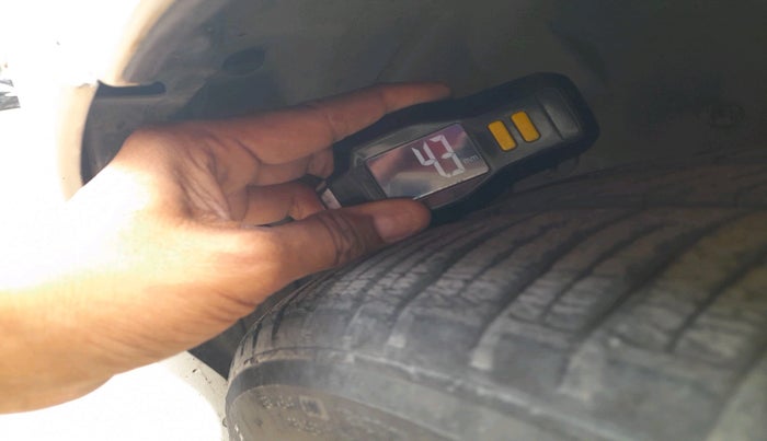 2013 Honda City 1.5L I-VTEC S MT, Petrol, Manual, 1,31,383 km, tyre