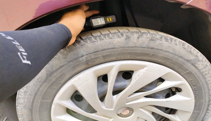 2021 Maruti Ertiga VXI CNG, CNG, Manual, 1,17,013 km, tyre