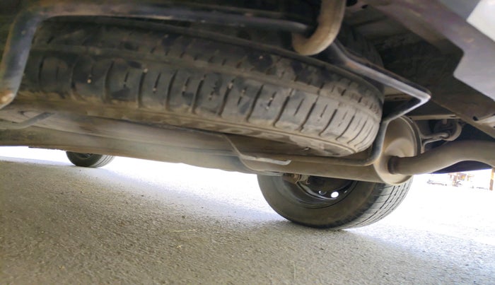 2021 Maruti Ertiga VXI CNG, CNG, Manual, 1,17,013 km, tyre