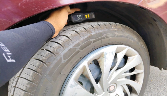 2021 Maruti Ertiga VXI CNG, CNG, Manual, 1,17,013 km, tyre