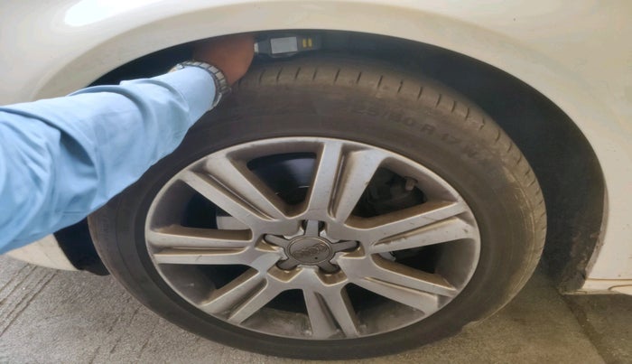 2011 Audi A4 1.8 TFSI, Petrol, Automatic, 64,007 km, tyre