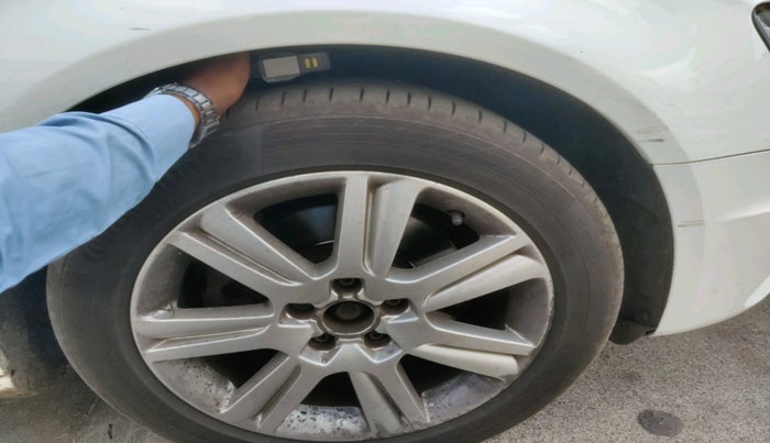 2011 Audi A4 1.8 TFSI, Petrol, Automatic, 64,007 km, tyre