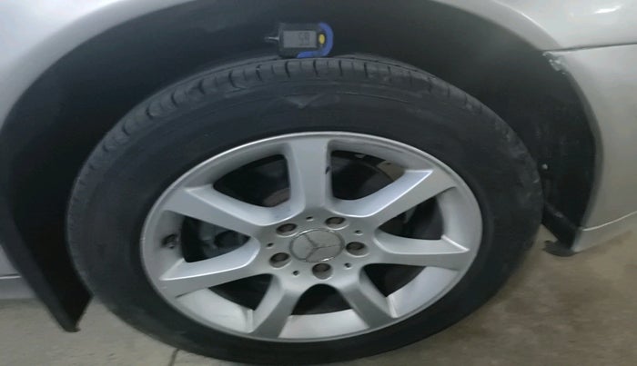 2006 Mercedes Benz C Class 200K MT, Petrol, Manual, 1,27,429 km, tyre