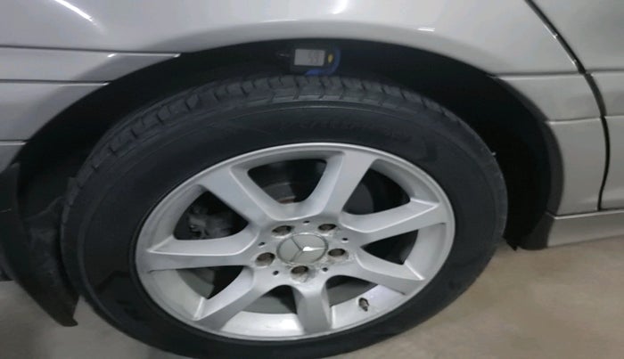 2006 Mercedes Benz C Class 200K MT, Petrol, Manual, 1,27,429 km, tyre