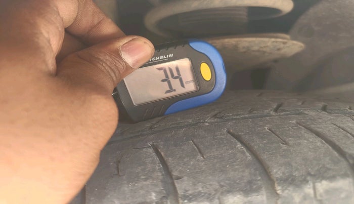 2014 Mahindra Verito 1.5 D4, Diesel, Manual, 2,28,137 km, tyre