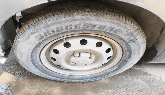 2015 Hyundai i10 MAGNA 1.1, Petrol, Manual, 34,542 km, tyre