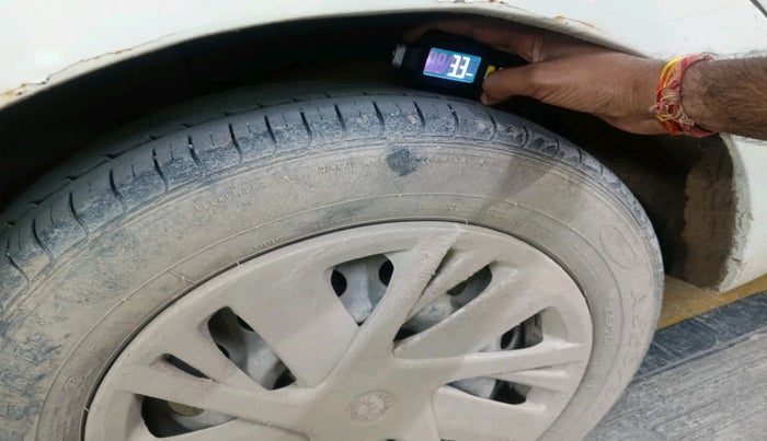 2015 Maruti Celerio VXI CNG, CNG, Manual, 1,00,176 km, tyre